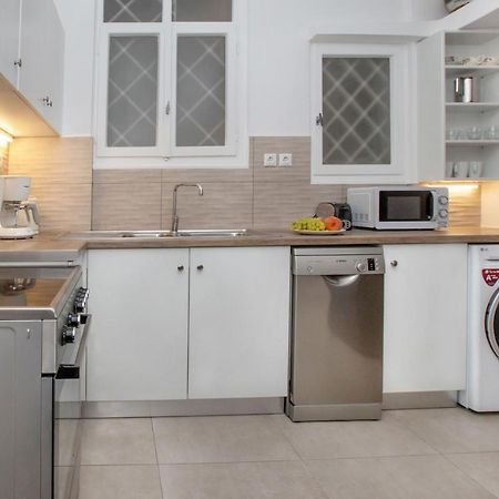 Isora Apartment By Ghh เอเธนส์ ภายนอก รูปภาพ